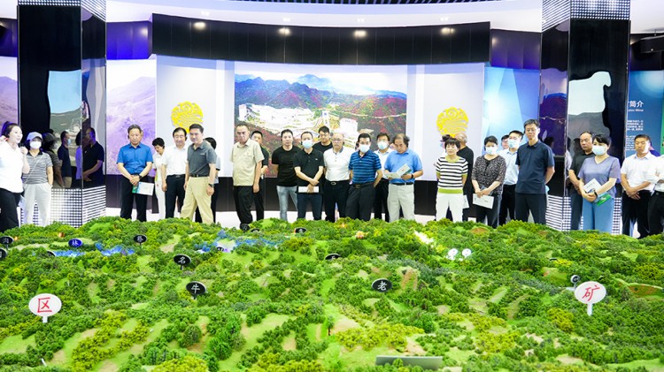 省委常委、統(tǒng)戰(zhàn)部部長(zhǎng)孫雪濤一行蒞臨金徽股份調(diào)研